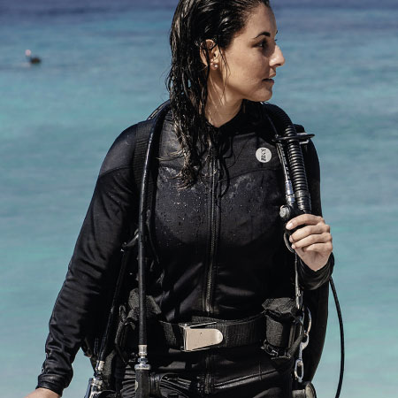 https://thehonestdiver.com/wp-content/uploads/2020/06/Fourth-Element-Ladies-Thermocline-Jacket-for-Scuba-Diving.jpg