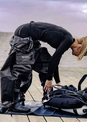 Dive wearing the Fourth Element ladies Xerotherm long sleeve top and leggings under their drysuit