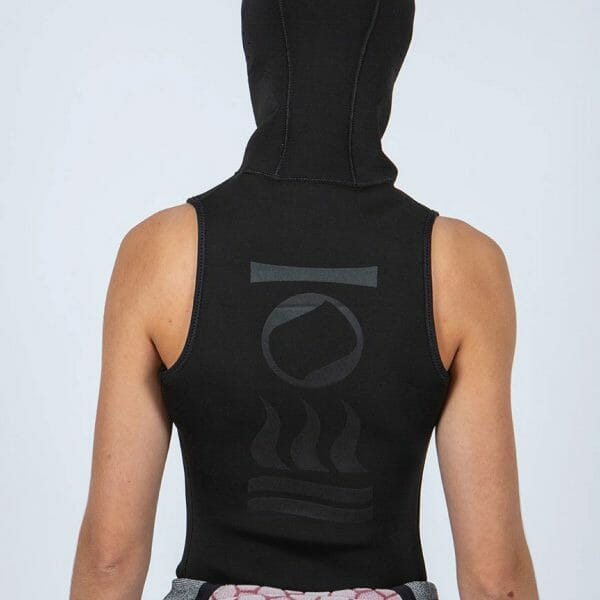Ladies Fourth Element 5mm hooded vest from the back