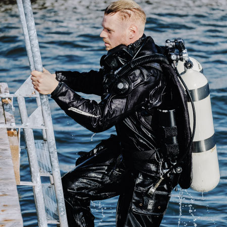 https://thehonestdiver.com/wp-content/uploads/2021/05/Fourth-Element-Argonaut-Flex-Boat-Diver.jpg