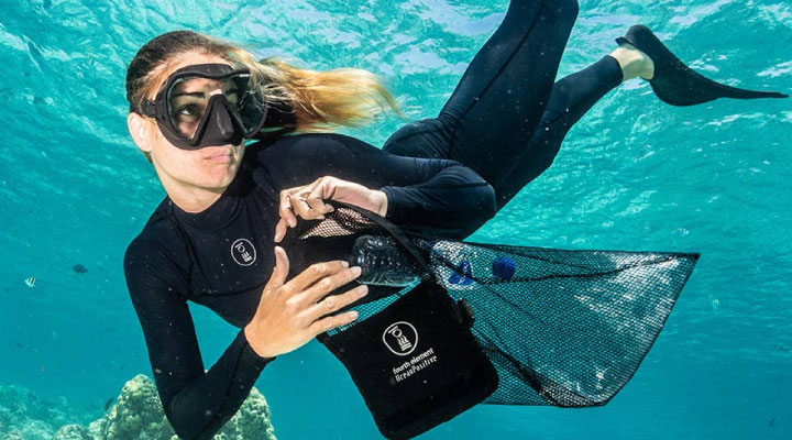 Christmas gift ideas for scuba divers: Fourth Element ocean debris bag