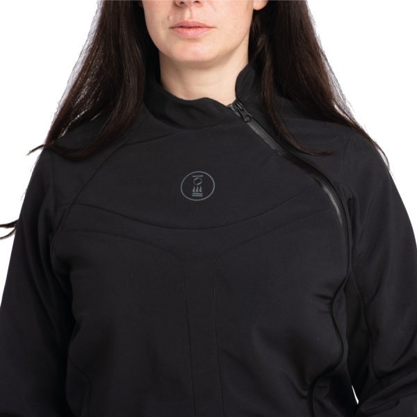 Close up of the Fourth Element ladies Halo AR undersuit zip and neckline